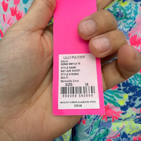 Lilly Pulitzer short size 16 NWT - Picture 2 of 2